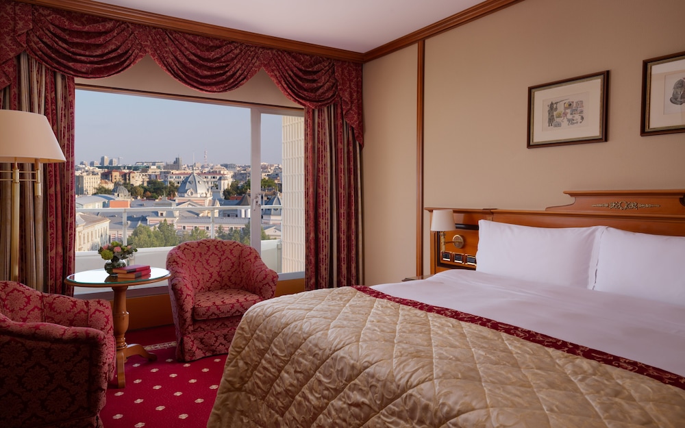 Standard Room, 1 King Bed - Photo 1