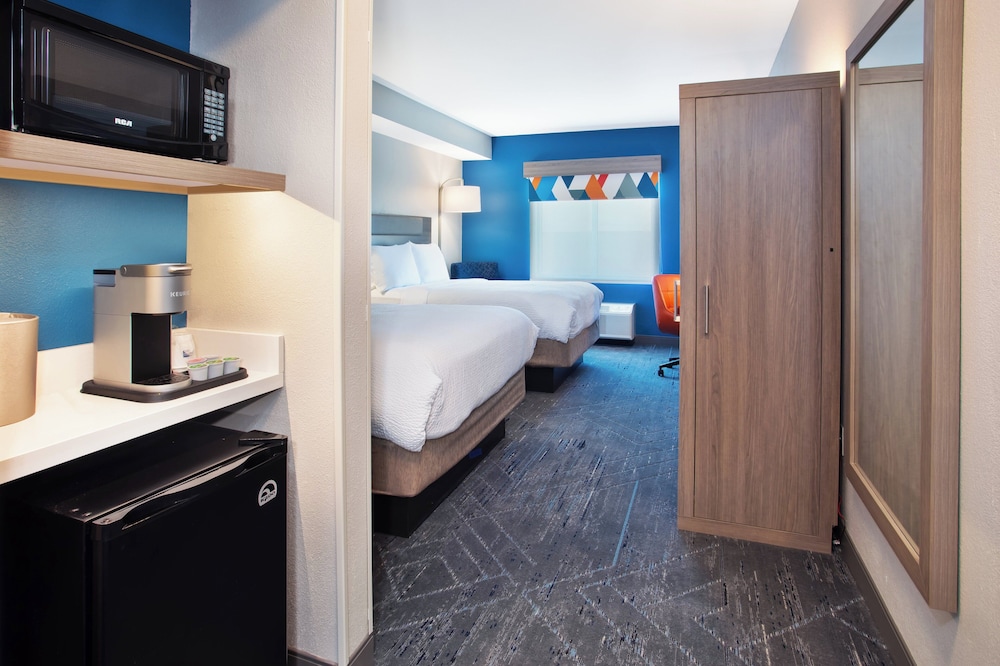 Standard Room, 2 Queen Beds, Accessible, Non Smoking (Communications) - Photo 3