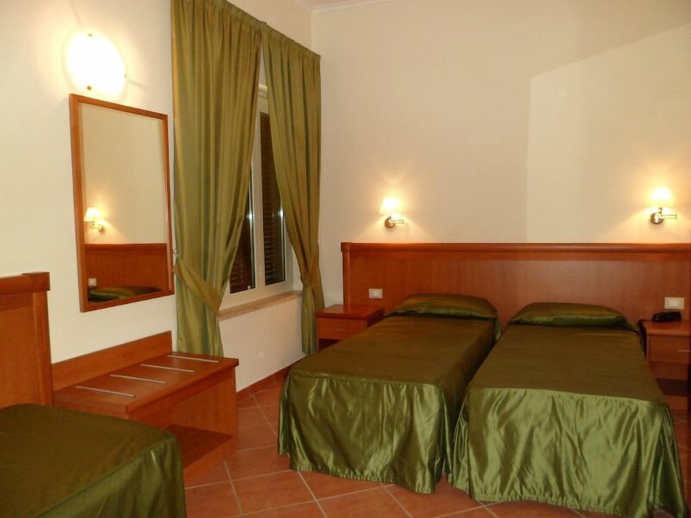Standard Double or Twin Room photo 2