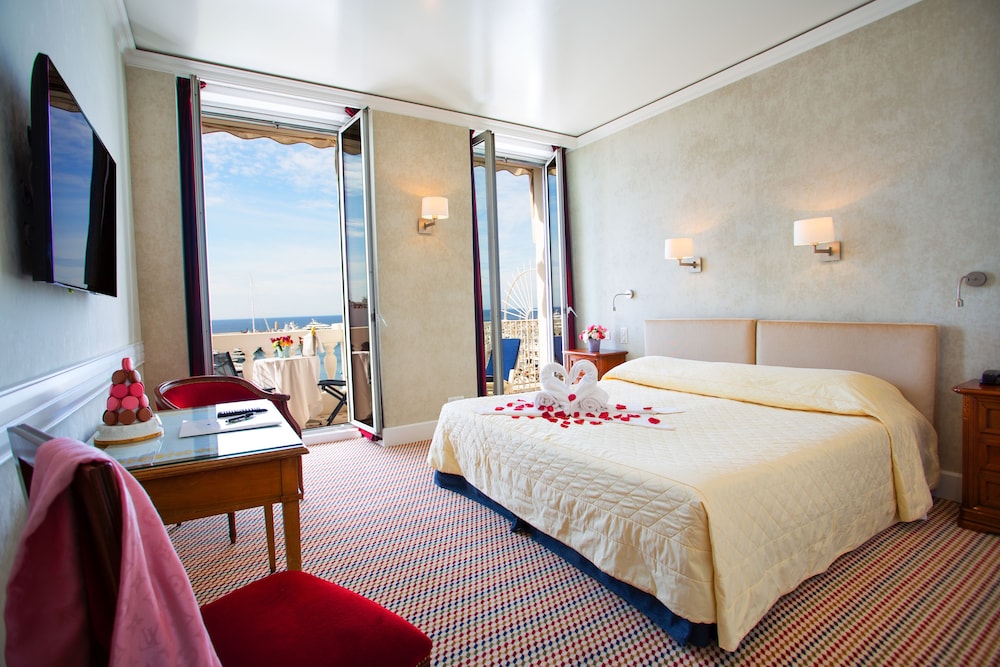 Superior Double or Twin Room, Sea View - Photo 1