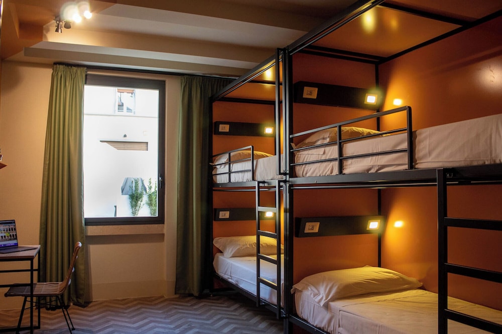 Bed in Superior 4-Bed Female Shared Dormitory (aged 18-45)
