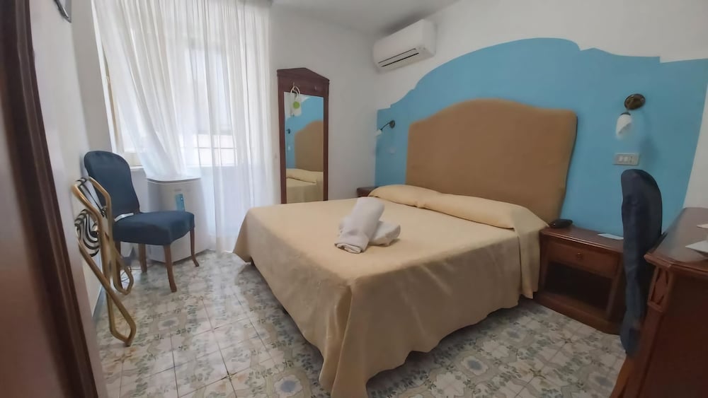 Economy Double or Twin Room photo 1