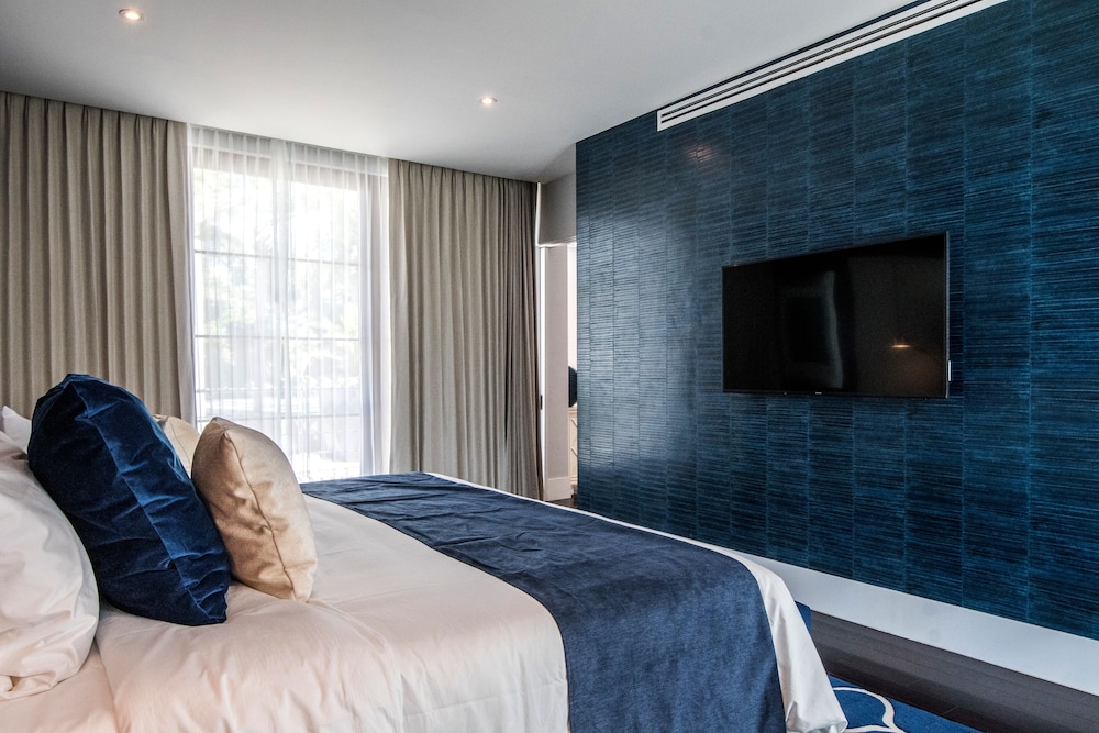 Luxury Suite, 1 King Bed photo 2