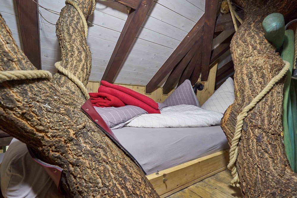 Deluxe Tree House photo 1