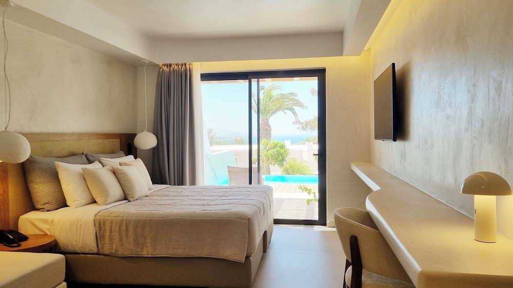 Aegean Junior Suite with Private Pool & Sea View photo 3