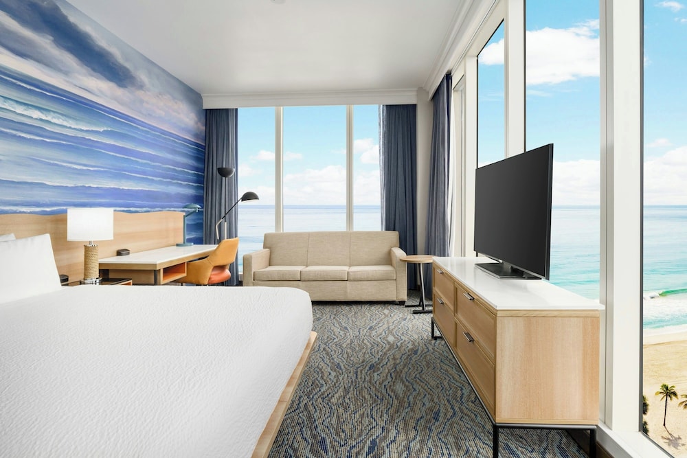 Room, 1 King Bed with Sofa bed, Oceanfront - Photo 3