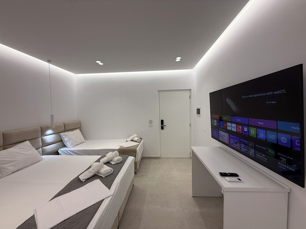 Premium Triple Room, Balcony, Mountain View