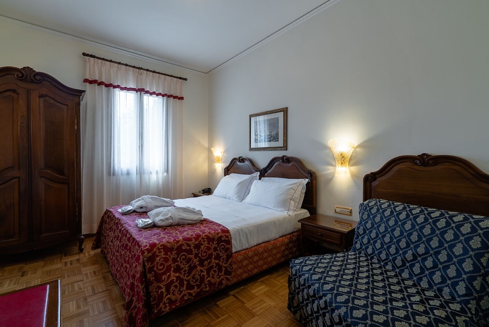 Double Room (Plus) photo 2