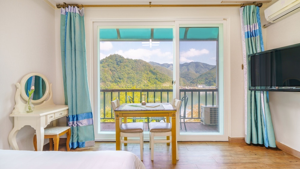 Basic Room, 1 Bedroom (Dalbit(river view)) - Photo 3