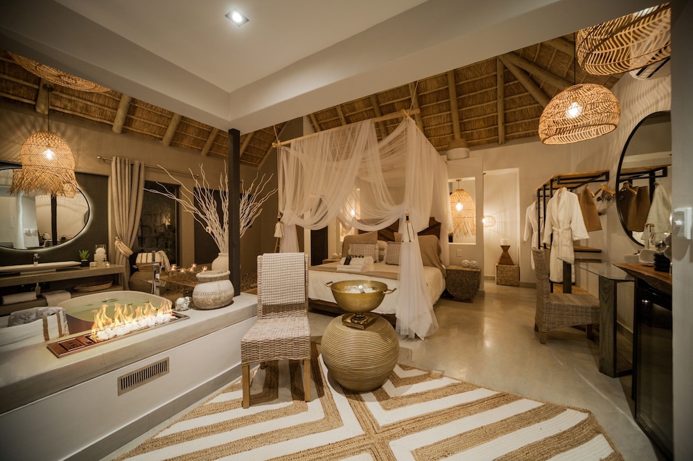 Honeymoon Double Room Single Use photo 2
