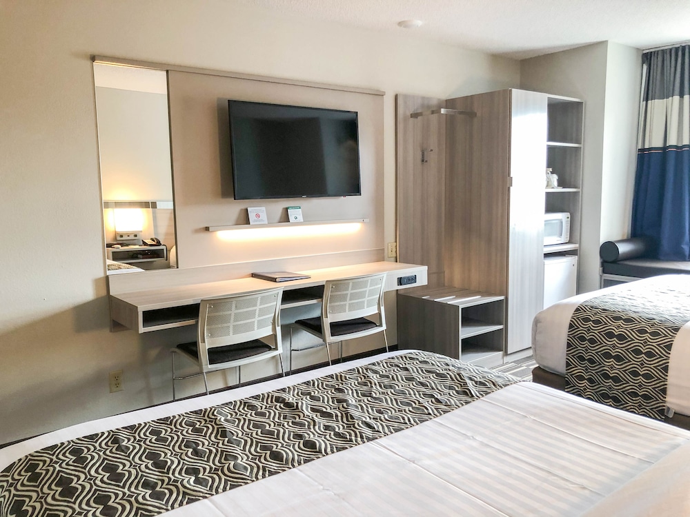 Standard Room, 2 Queen Beds, Accessible - Photo 3
