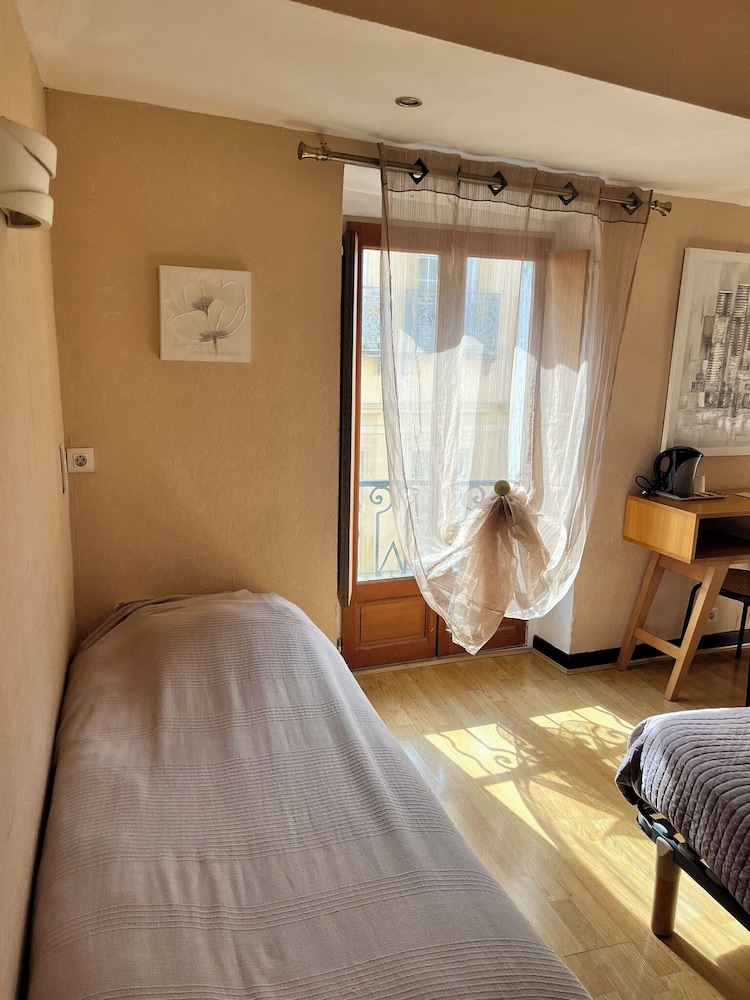 Standard Triple Room photo 3