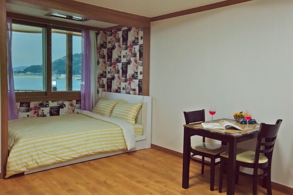 Room (Pado)