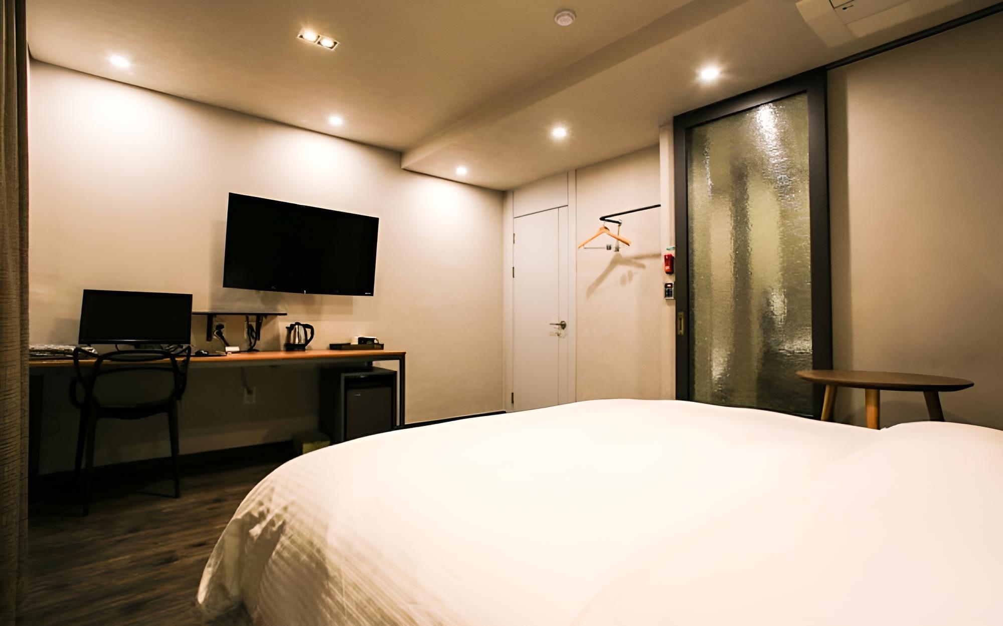 Room (Walkie Special Rate (No Parking Room ) - Photo 13