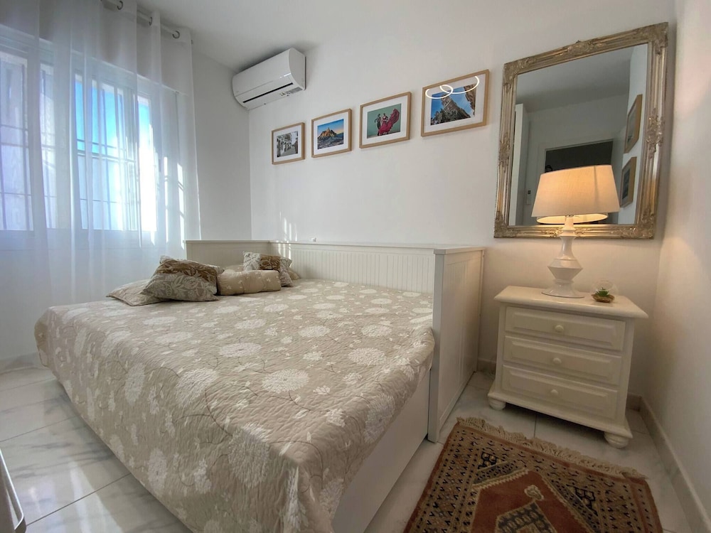 Villa mit Pool, zu Fuß zum Strand, Restaurants, Geschäfte, Foto 6
