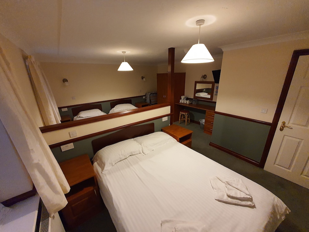 Suite, Ensuite ((4 Persons)) photo 2