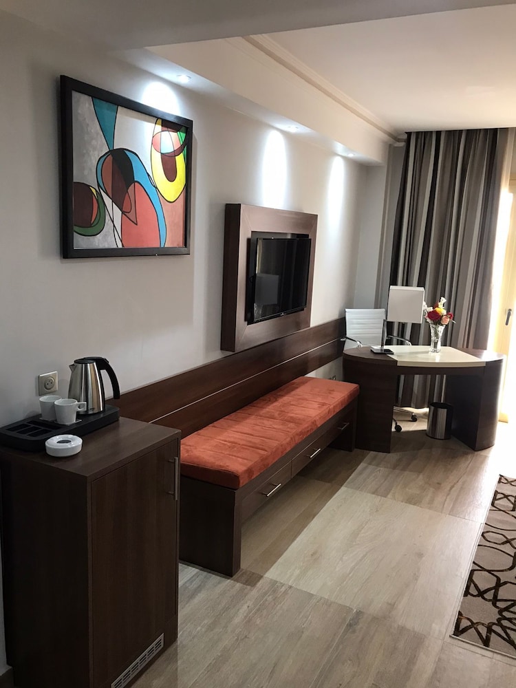 Superior Double or Twin Room photo 3