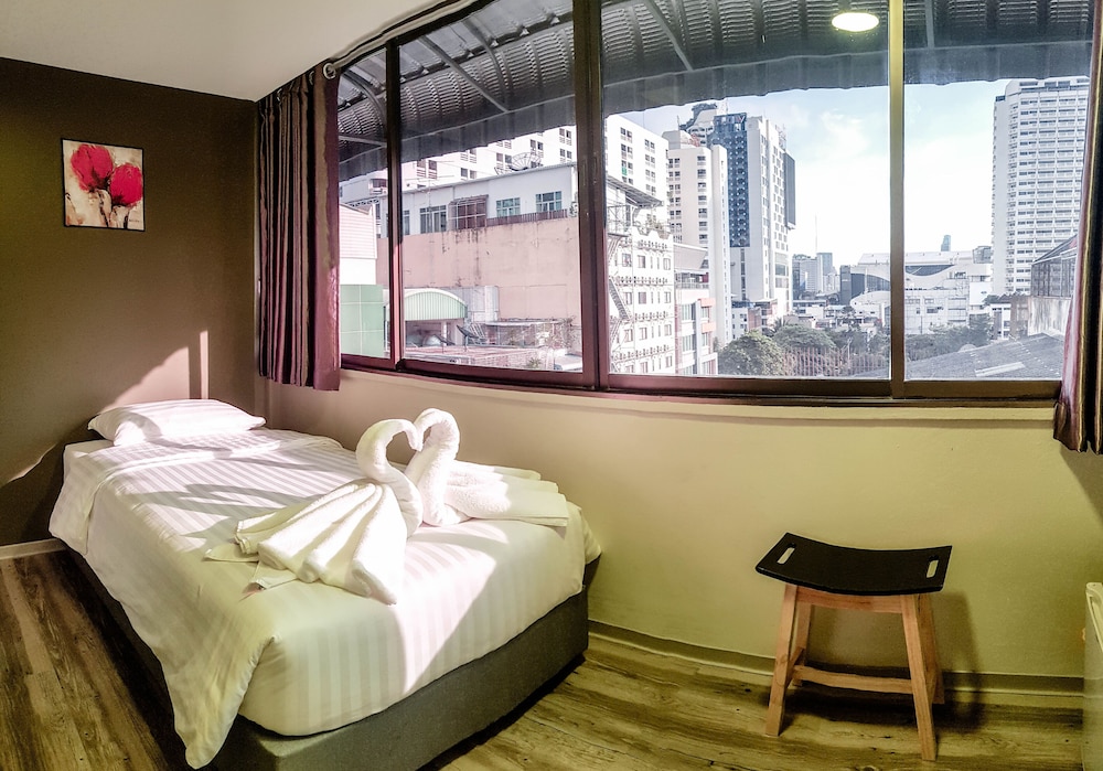 Deluxe Double or Twin Room photo 2