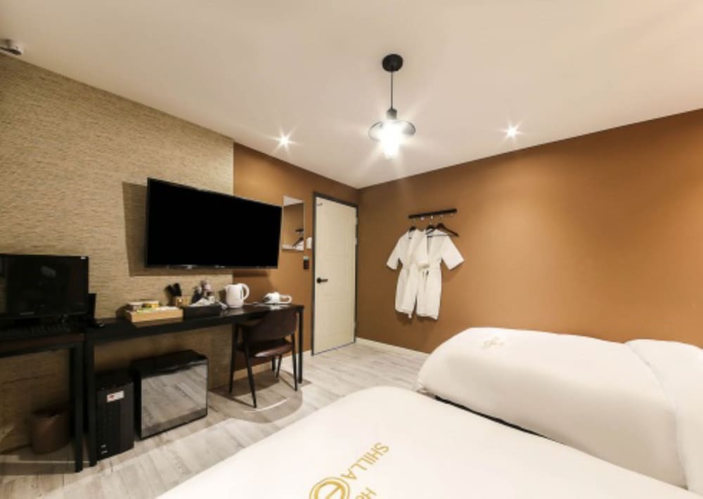 Business Twin Room (B) photo 3