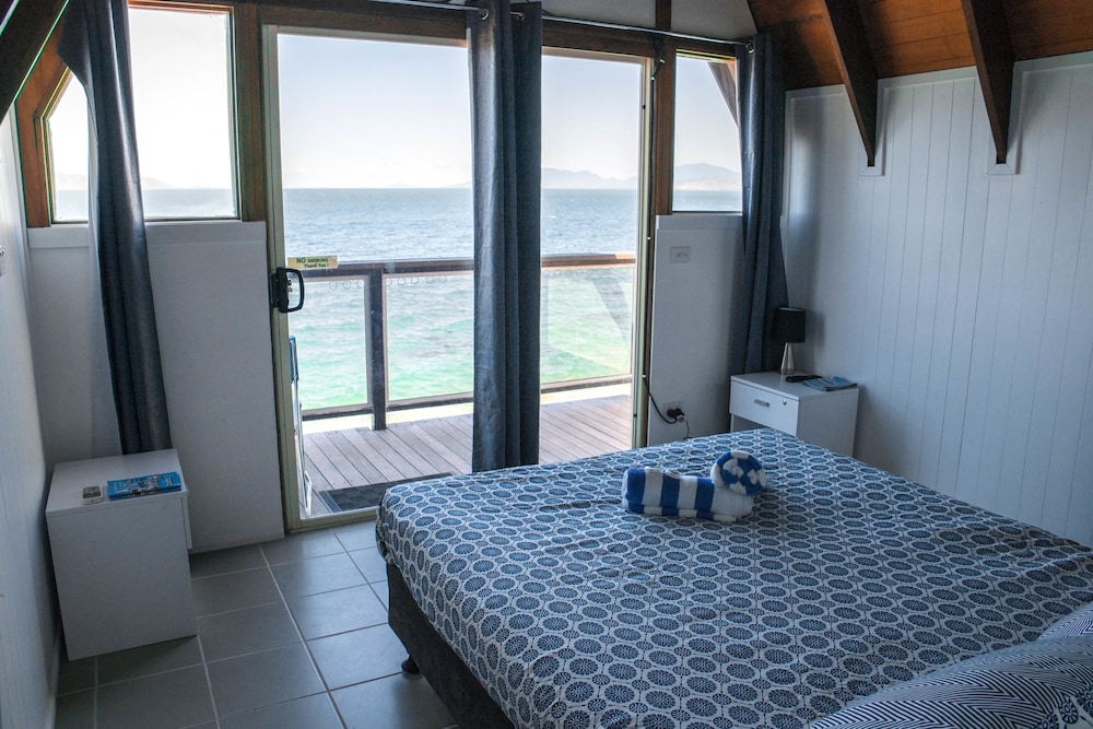 Standard Room, Shared Bathroom, Ocean View photo 2