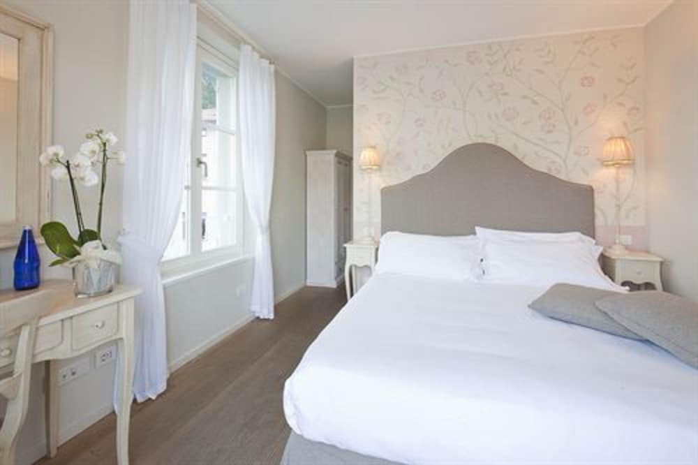 Superior Double Room, Balcony (Second Floor, No Lift Villa) photo 2