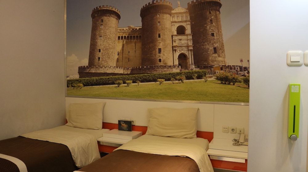 Standard Twin Room photo 2