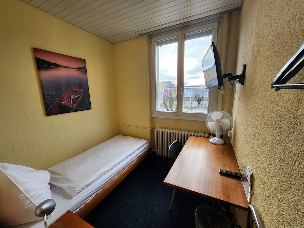 Single Room Budget small photo 1