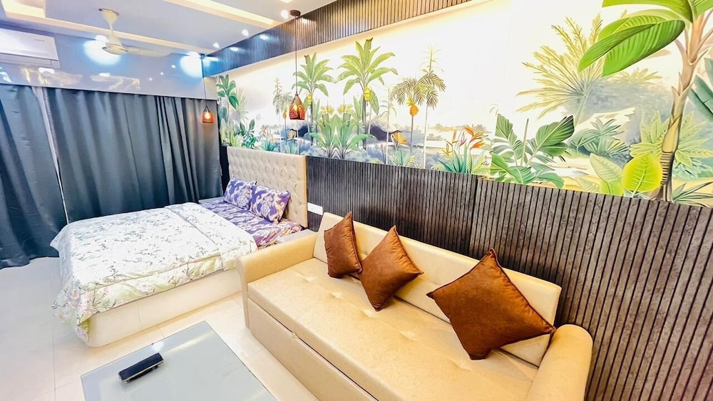 Luxury Studio Suite, City View photo 3
