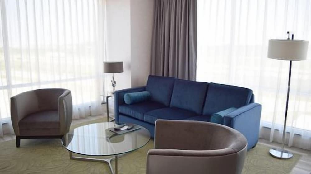 Suite, 1 King Bed, Accessible, Kitchenette photo 2