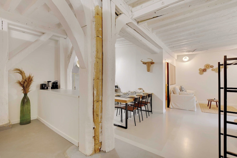 Apartment photo 2
