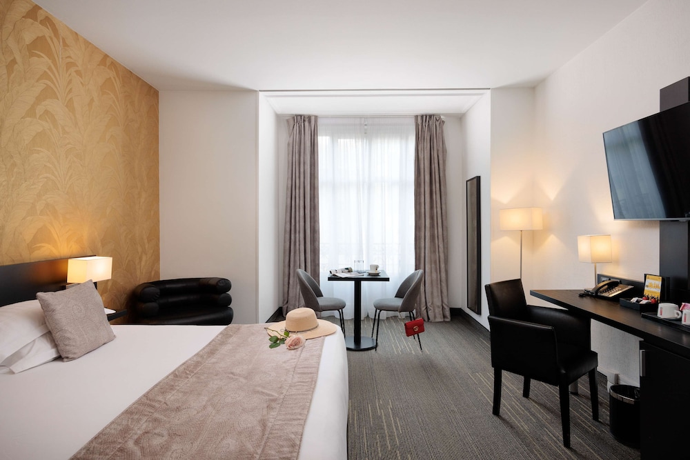 Superior Room, 1 King Bed, Non Smoking (Extra bed on request) - Photo 9