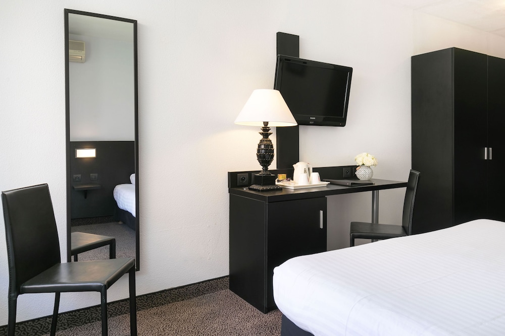 Superior Room, 1 King Bed, Non Smoking - Photo 3