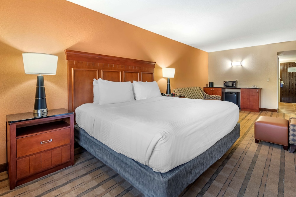 Suite, 1 King Bed, Accessible, Bathtub (with Sofabed) photo 1