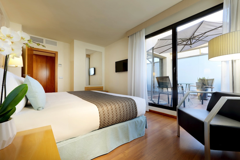 Suite, Jetted Tub