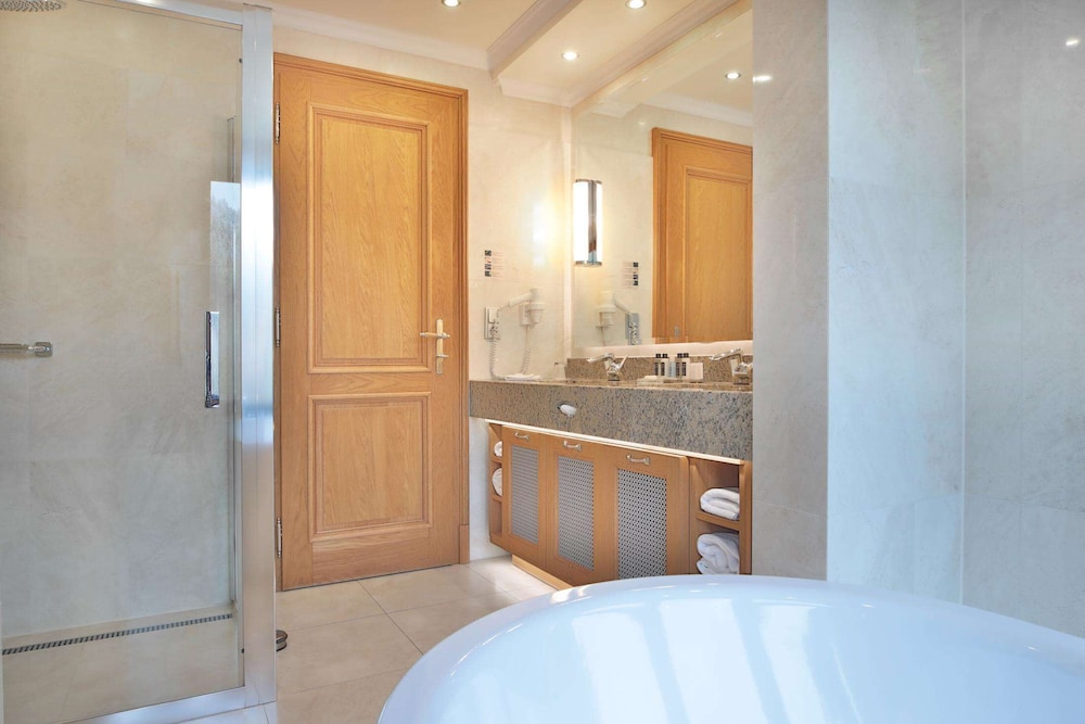Executive Suite, 2 Bedrooms, Balcony, River View