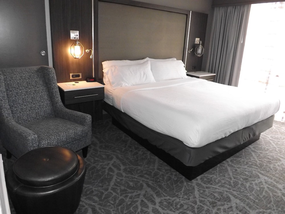 Standard Room, 1 King Bed, City View - Photo 1