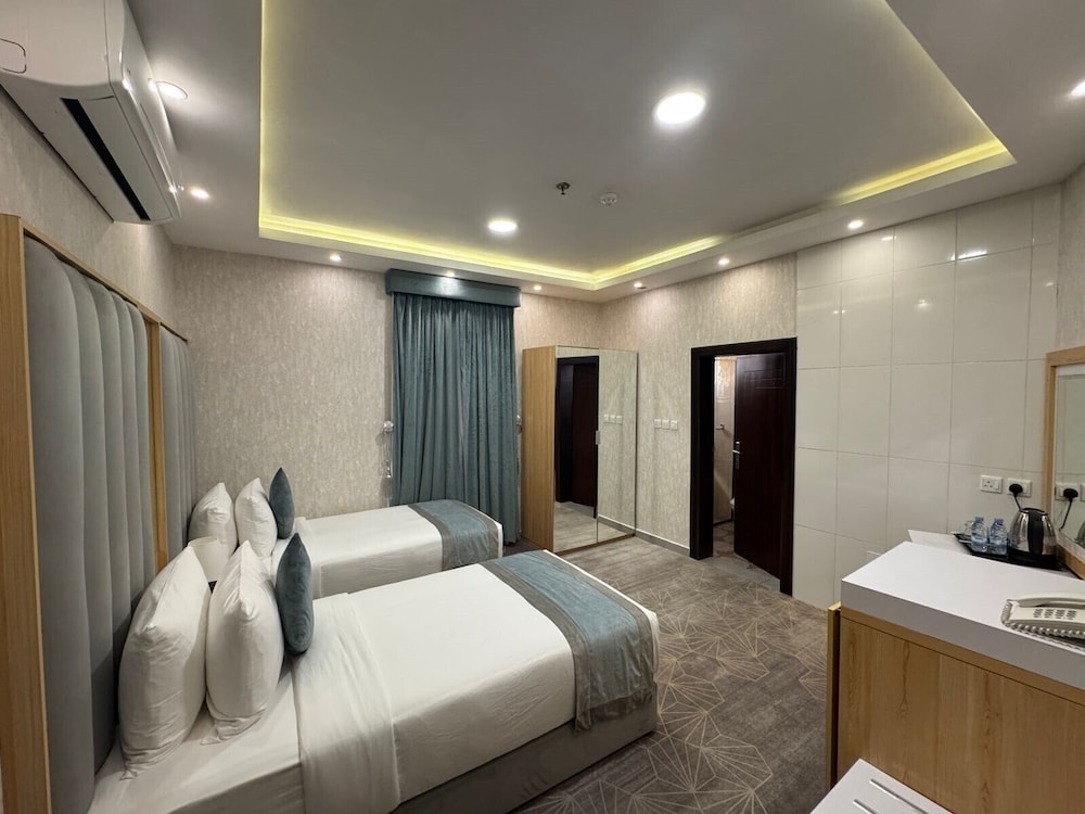 Basic Twin Room photo 2