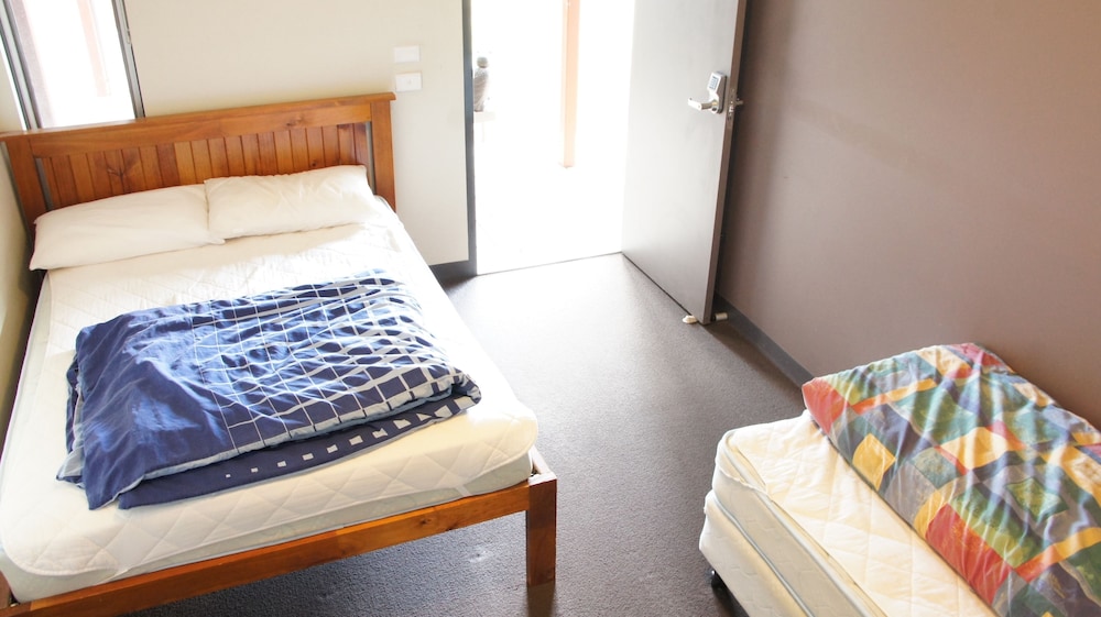 Standard Room, Shared Bathroom (Double + 1 Single - Rm 8) photo 1