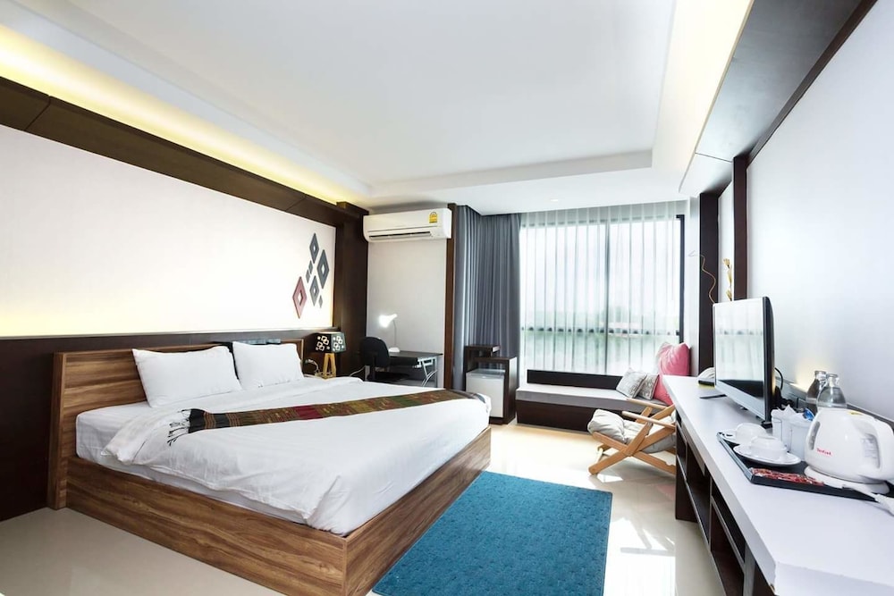 Premier Double Room, 1 King Bed photo 3