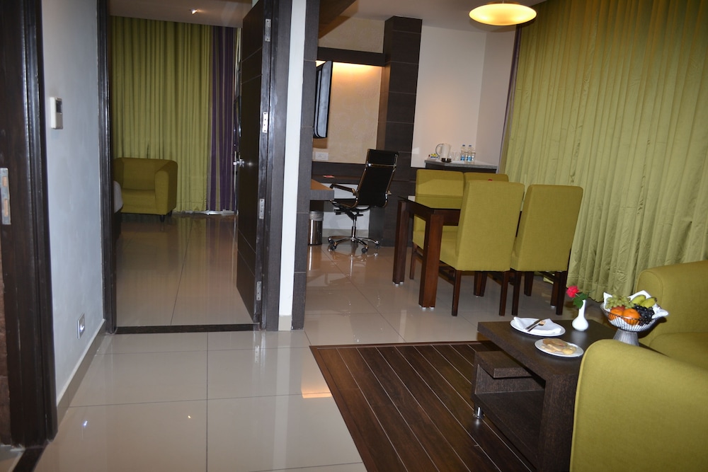 Executive Suite photo 3