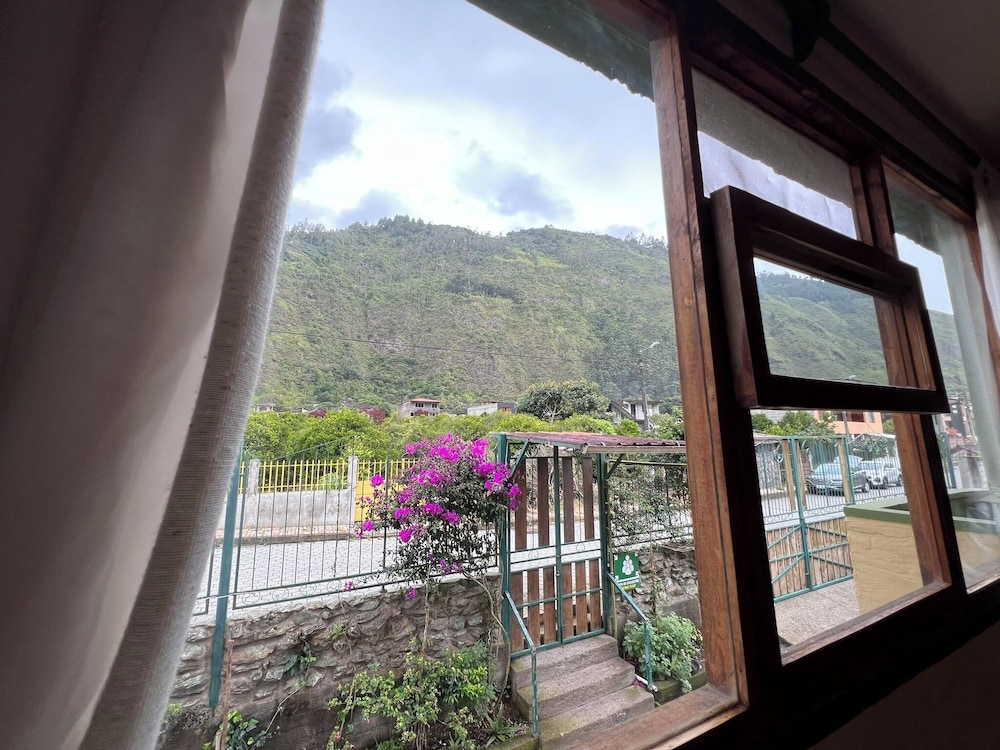 Junior Single Room, 1 Bedroom, Private Bathroom, Mountain View photo 3
