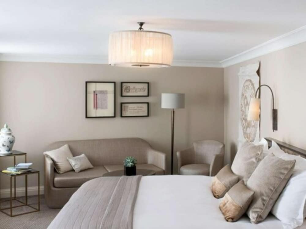 Deluxe Double Room, 1 King Bed, Ensuite, City View photo 3