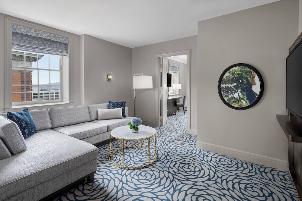 Executive Suite, 1 King Bed - Photo 5