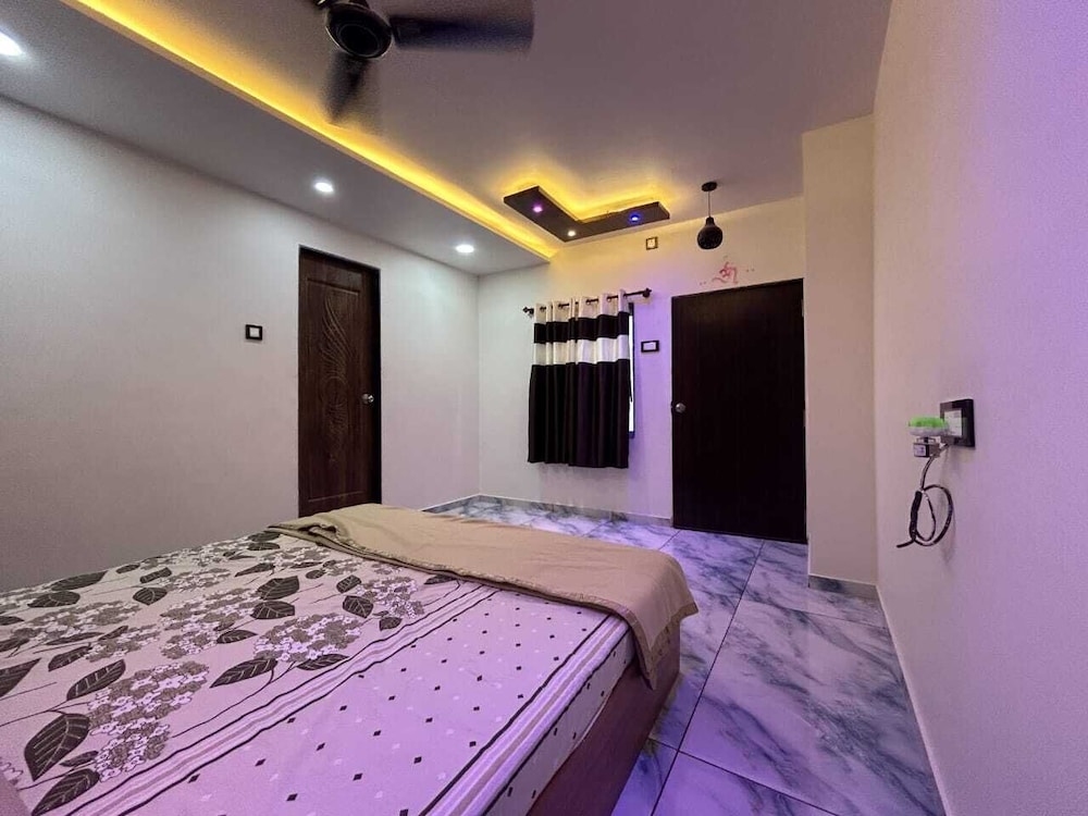 Deluxe Room - Photo 10