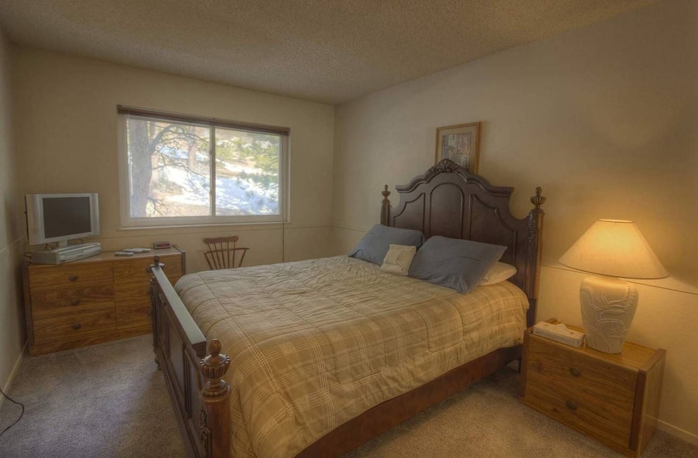 Condo, 2 Bedrooms