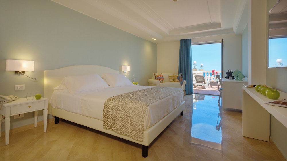 Deluxe Single Room