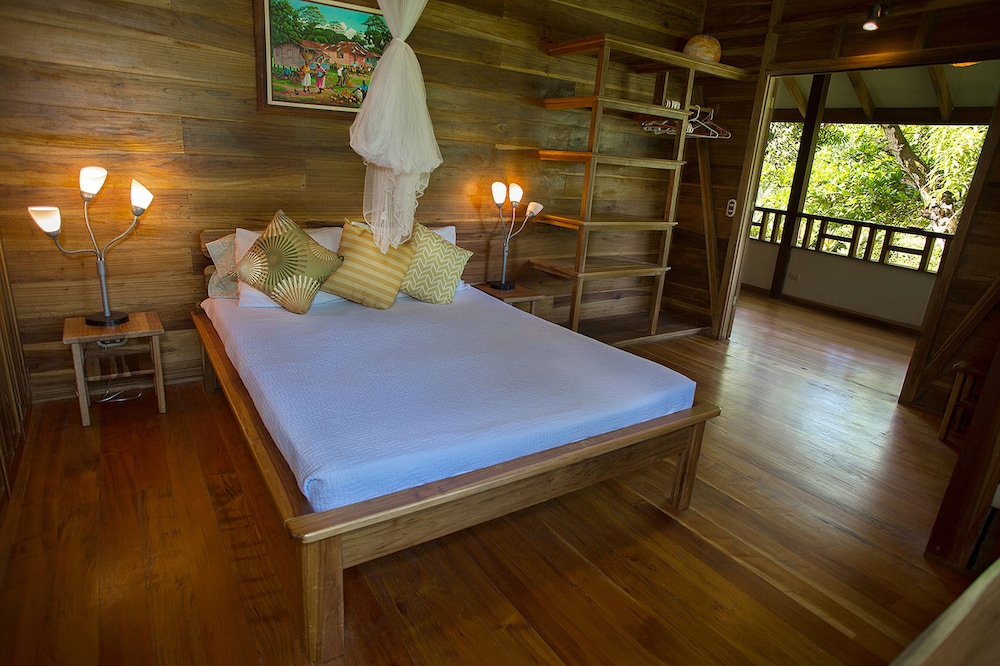 Villa, 2 Bedrooms (near the beach)