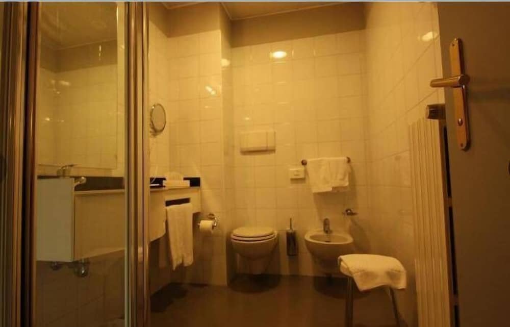 Basic Double or Twin Room photo 2