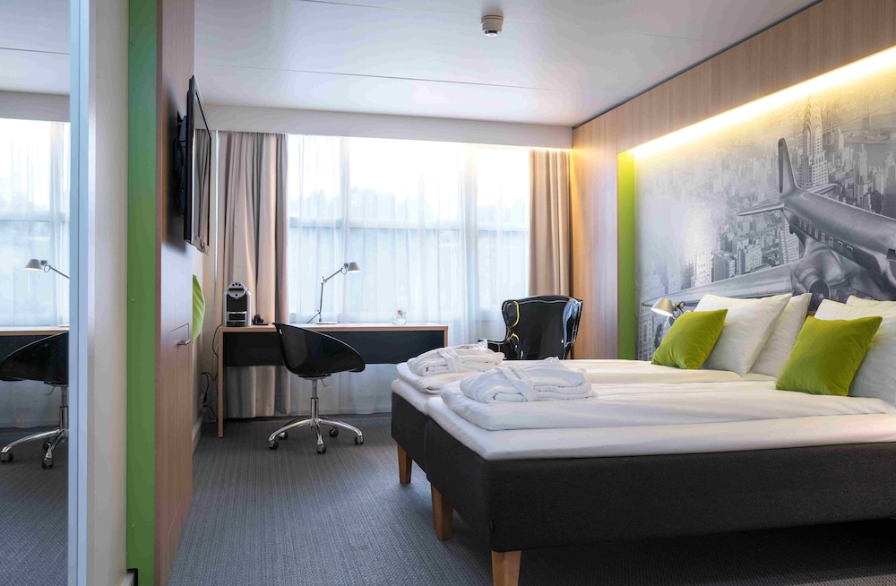 Superior Room, Non Smoking (2 Twin Beds) photo 1