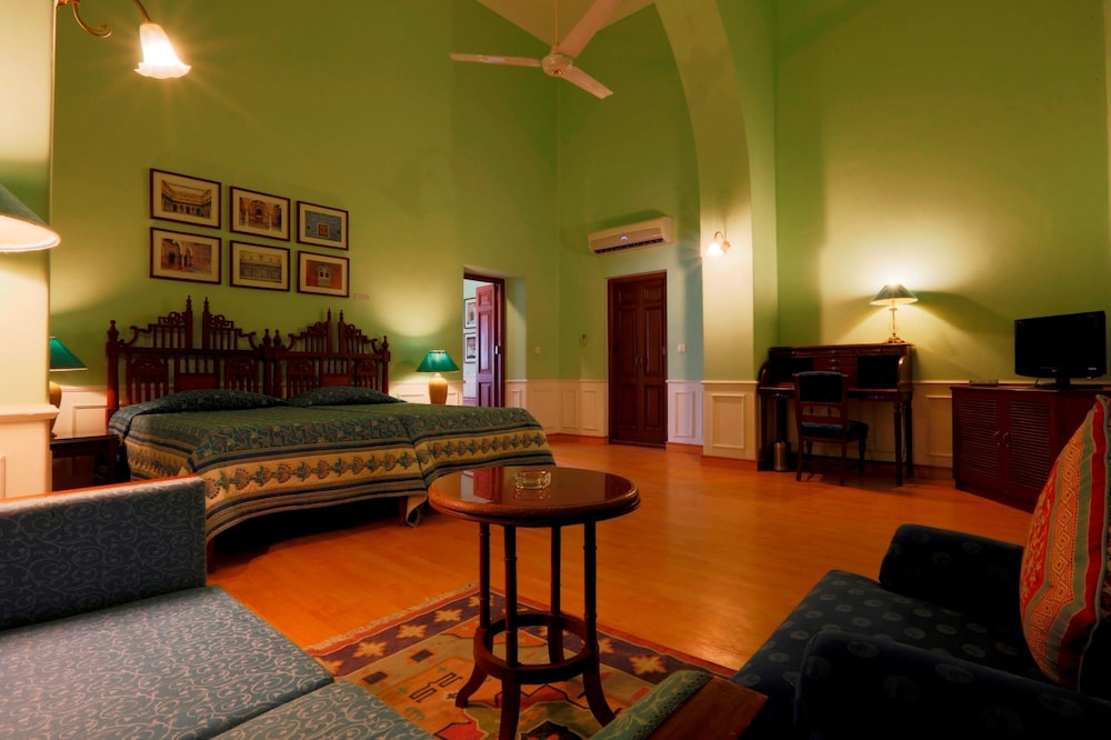 Deluxe Room - Photo 12